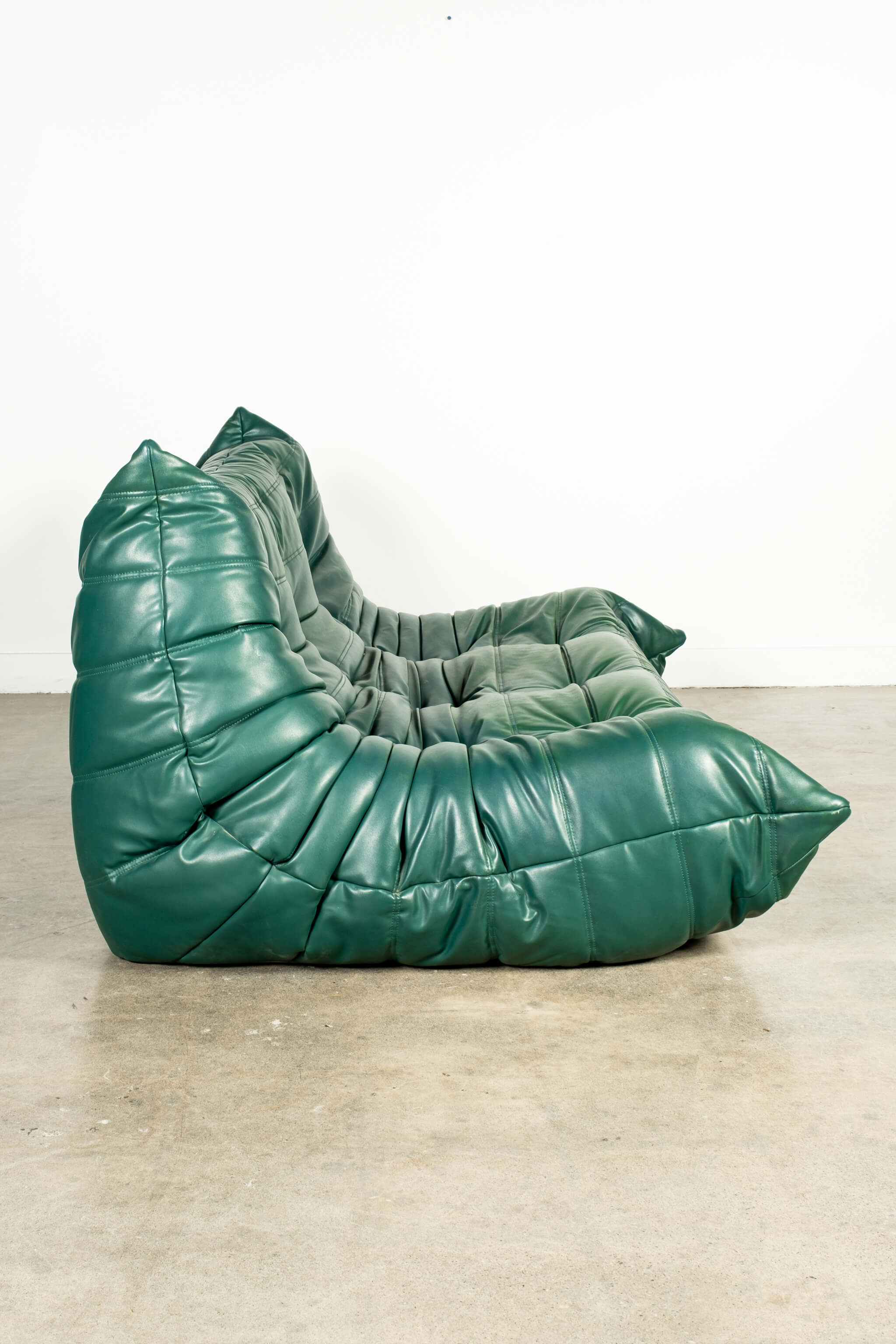 Togo 3-Seater Sofa in Green Leather – Bonne Choice