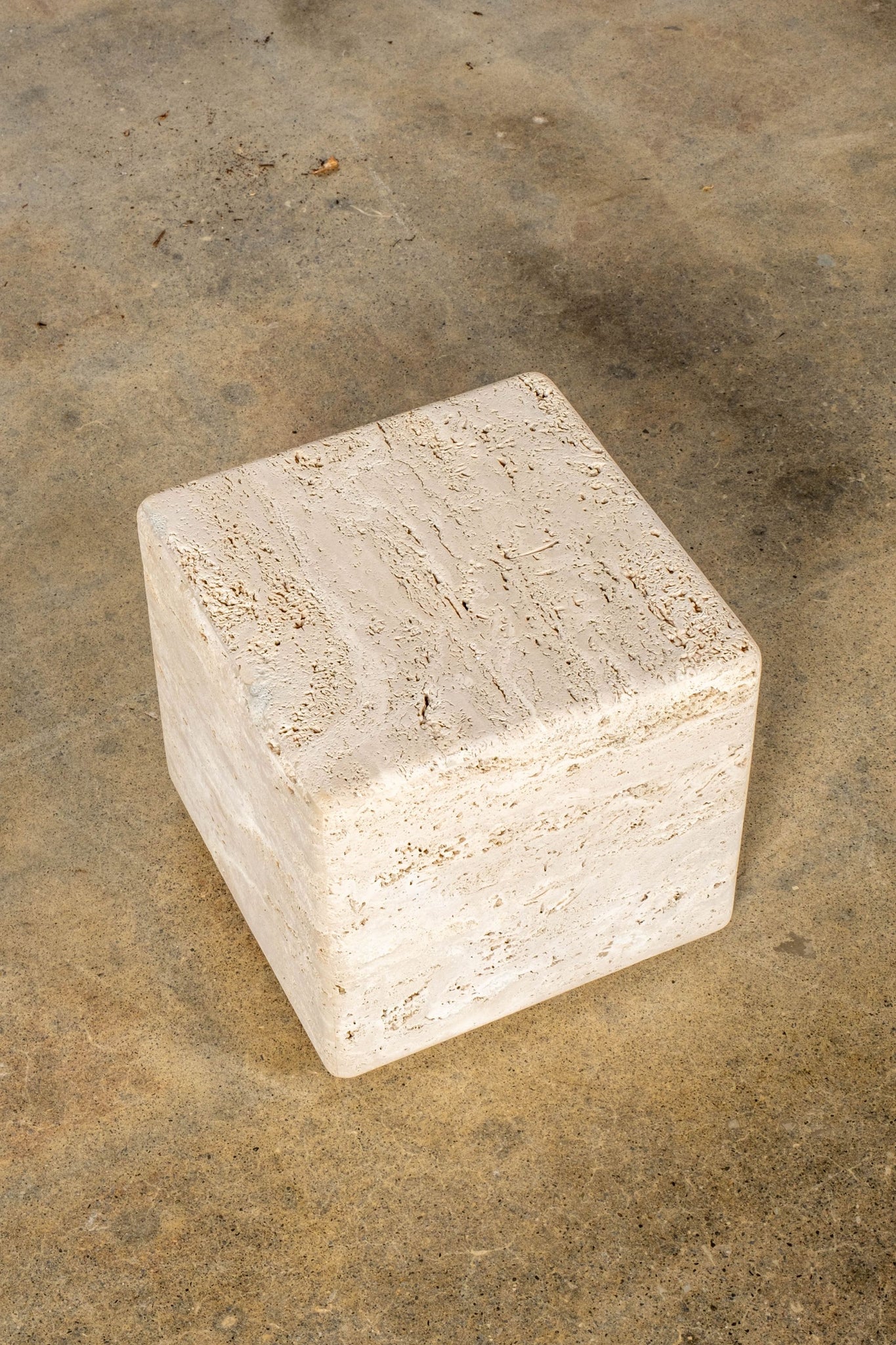 Travertine Cube 2 (cube/small) | Bonne Choice