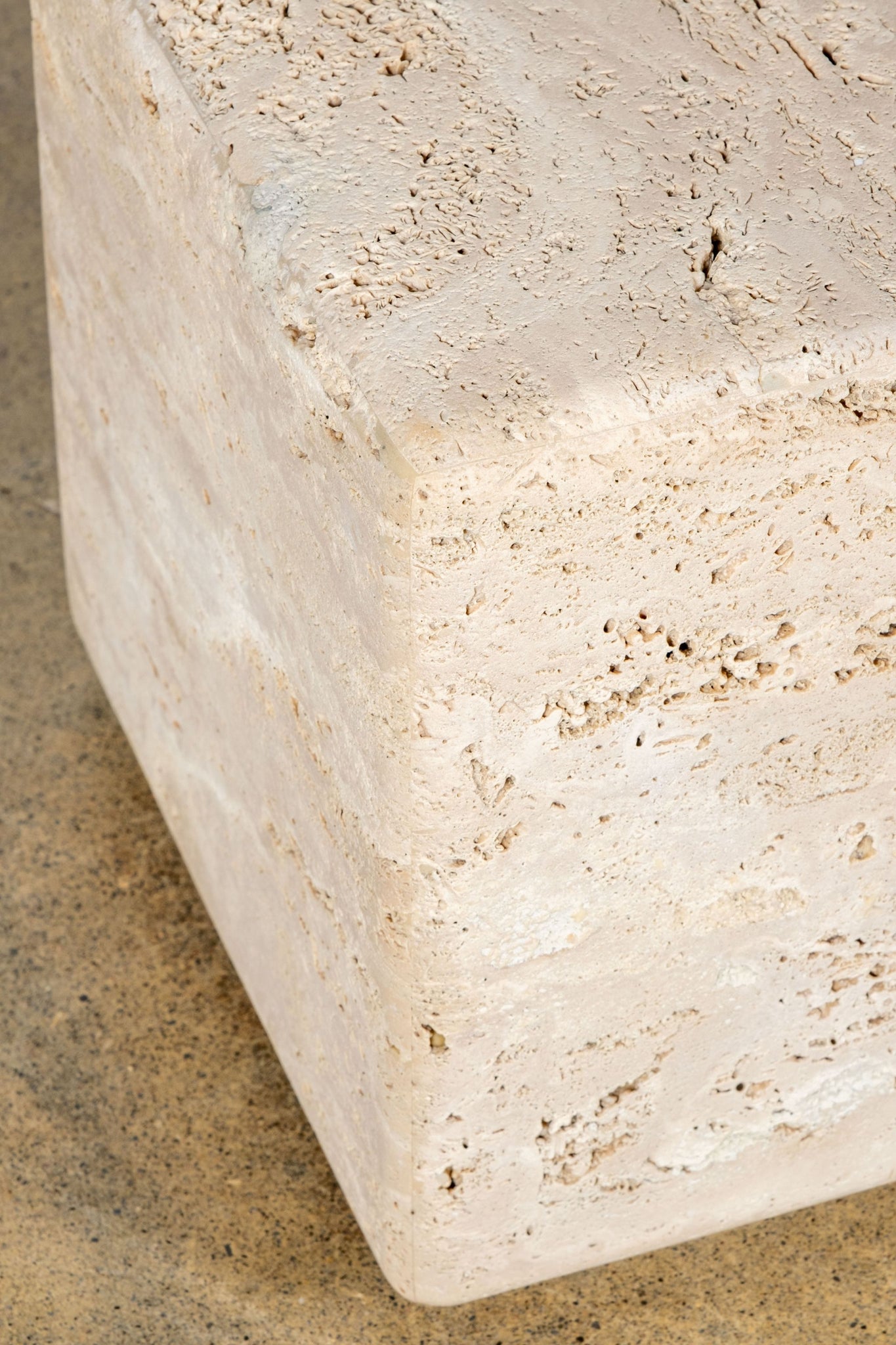 Travertine Cube 2 (cube/small) | Bonne Choice