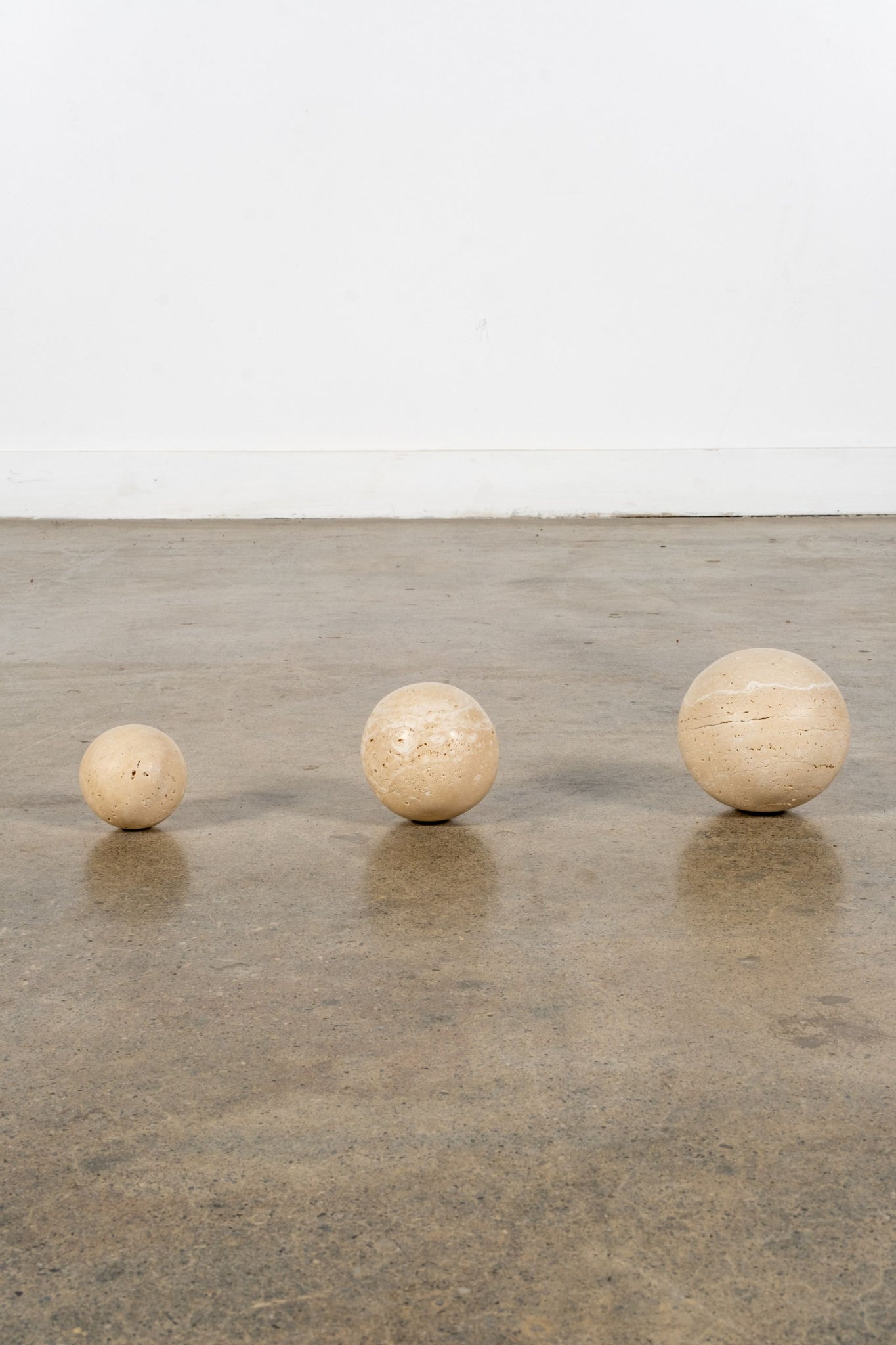 Travertine Balls, small, medium, large | Bonne Choice