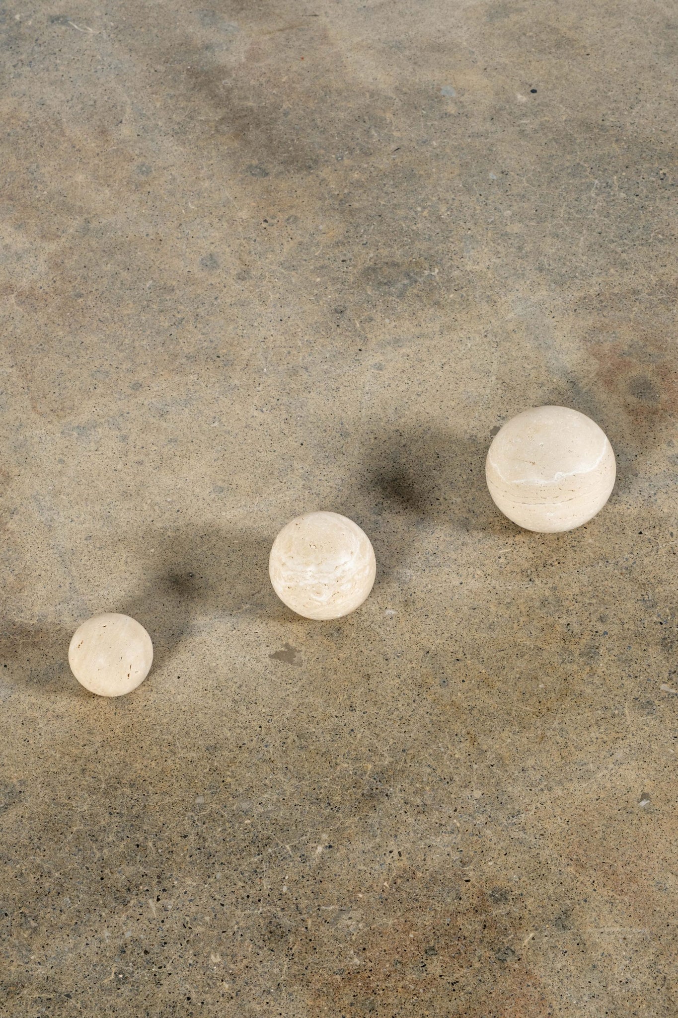 Travertine Balls, small, medium, large | Bonne Choice