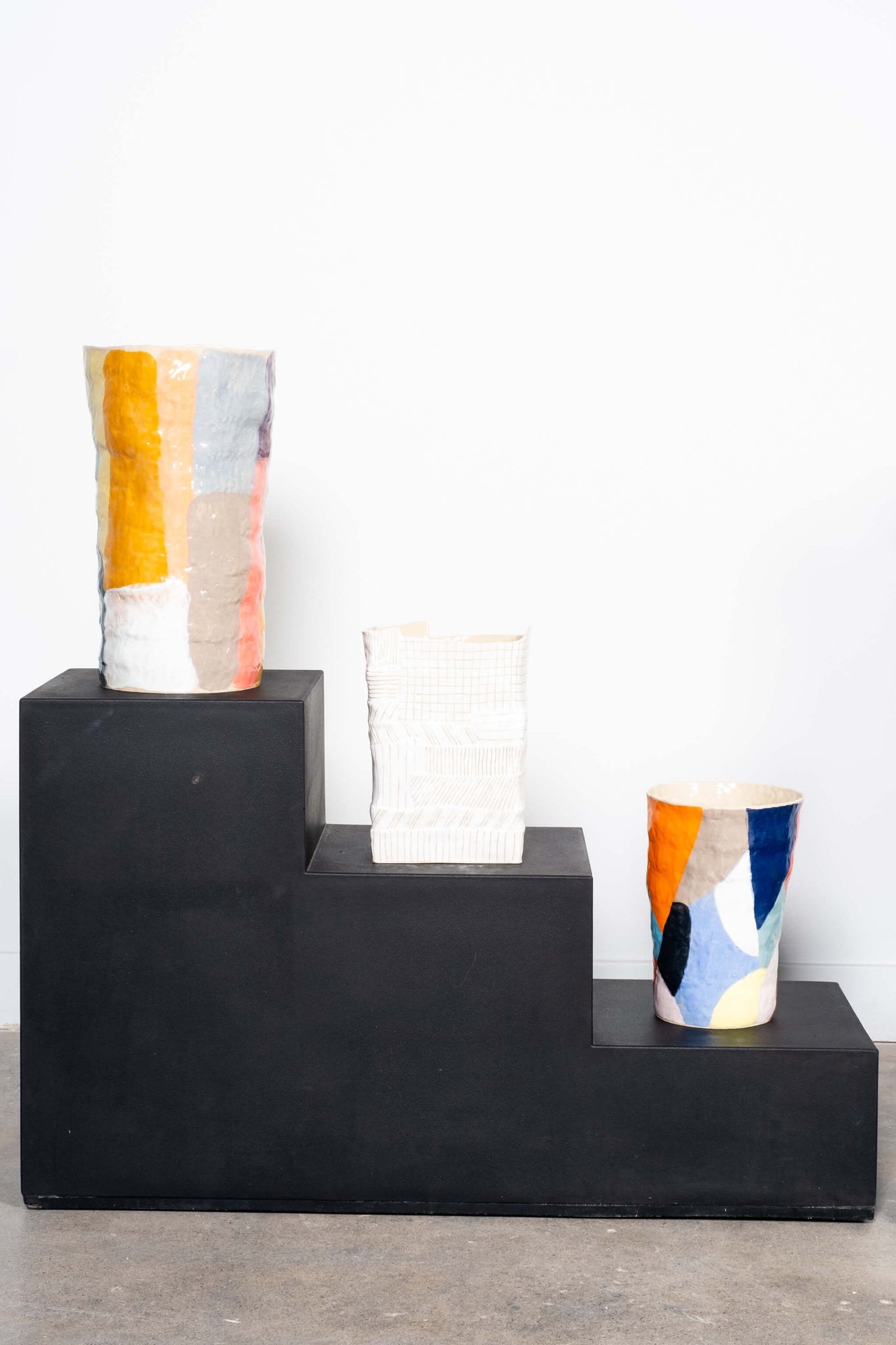 Vase Amélie - Large, Blanc Valérie Gutton, show with other vases