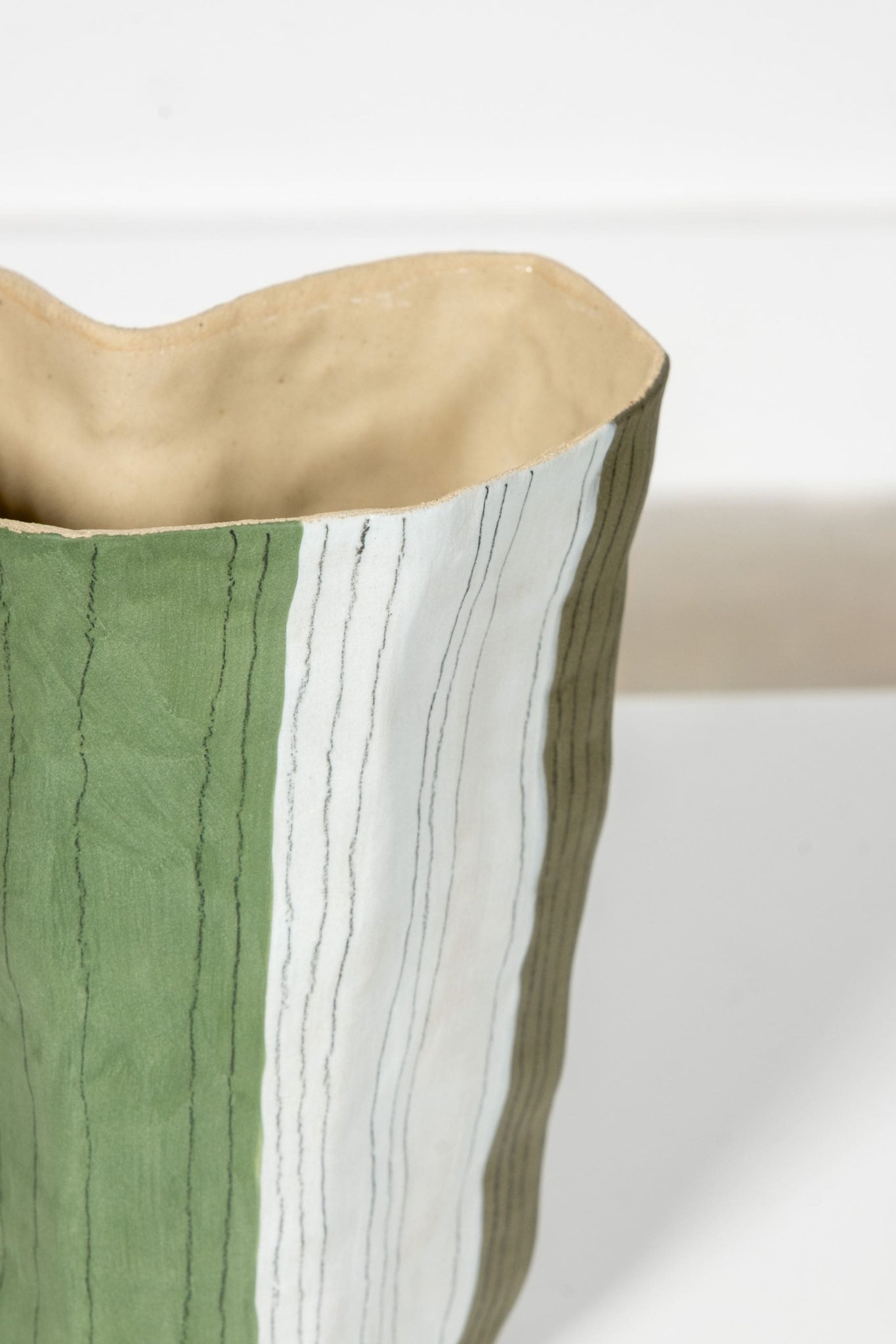 Vase Claire - Medium, No.4 Valérie Gutton | Bonne Choice