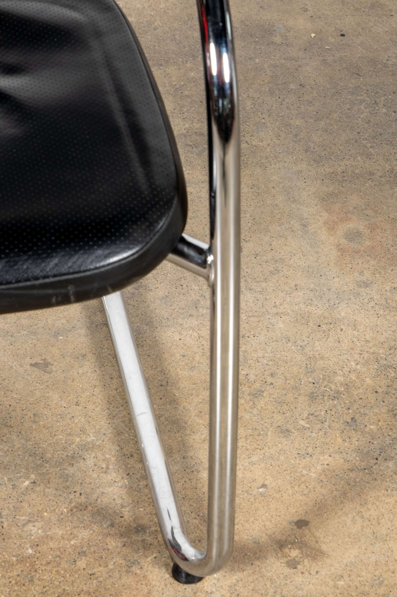 Pair of Visavis Chairs