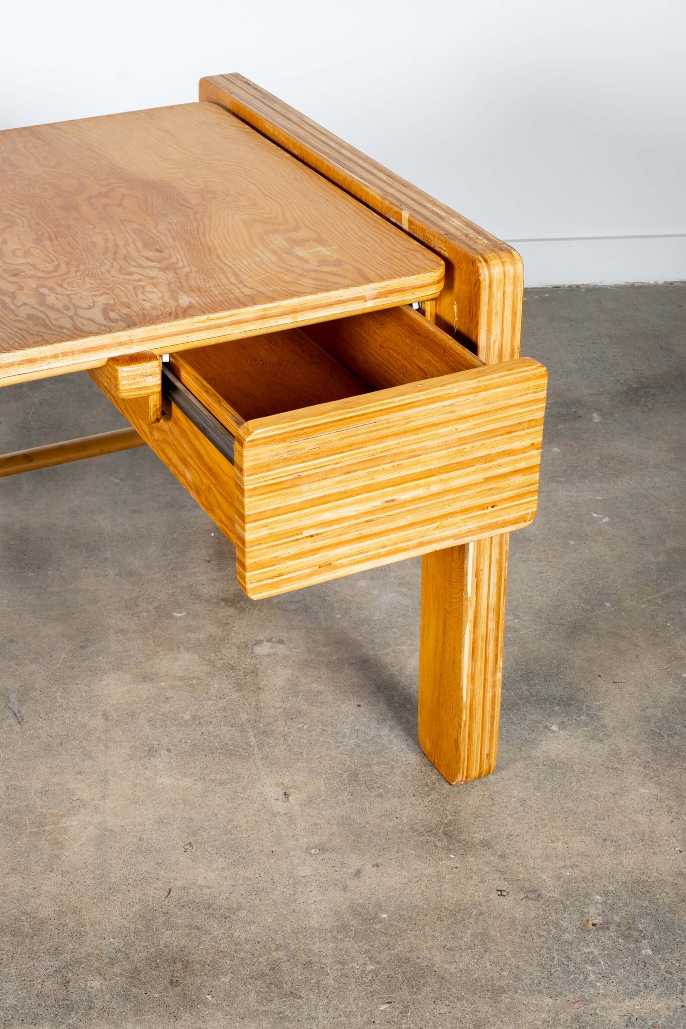 Hobby Craftsman's Plywood Desk
