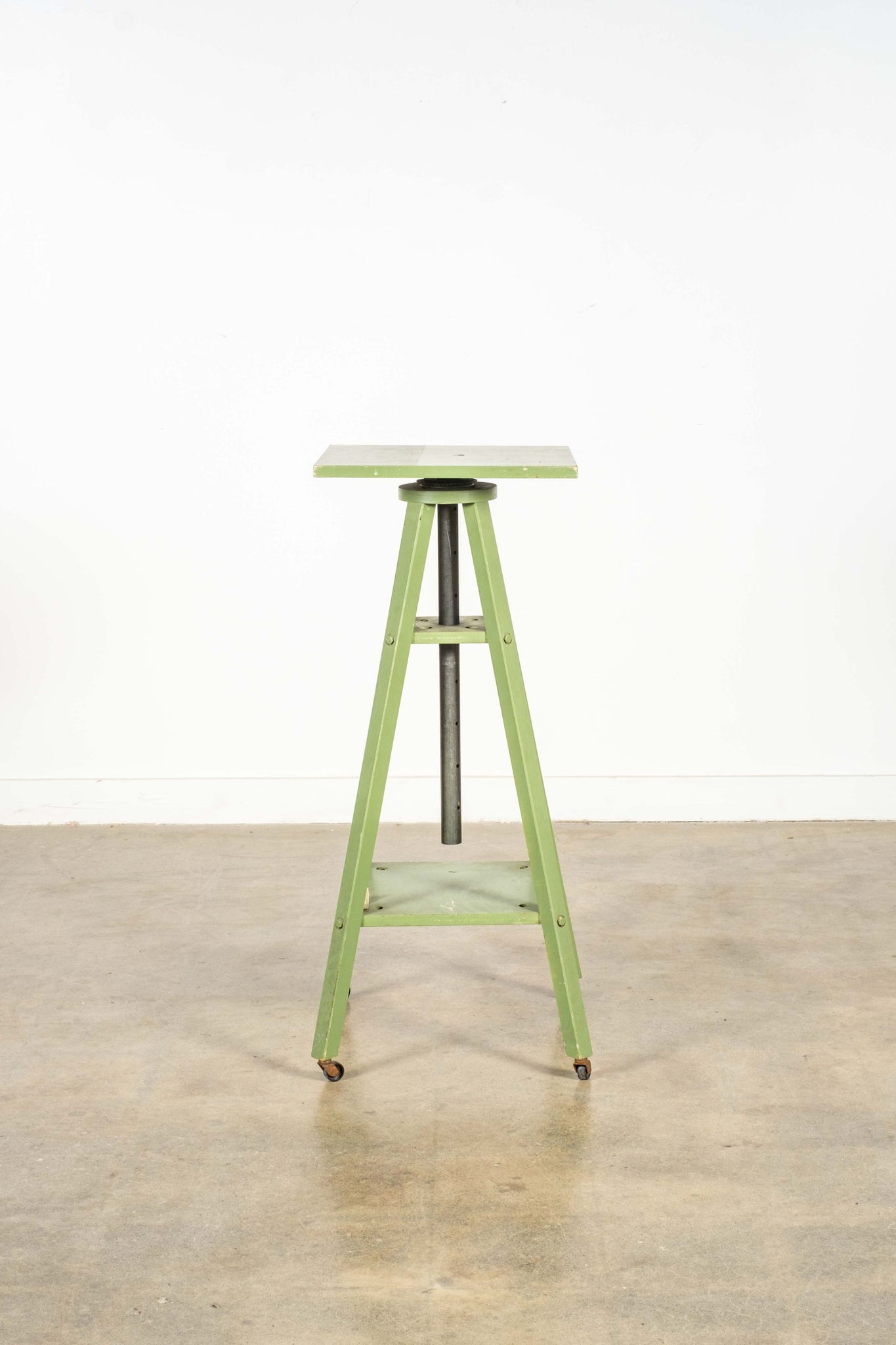 Wood Sculpture Stand | Bonne Choice