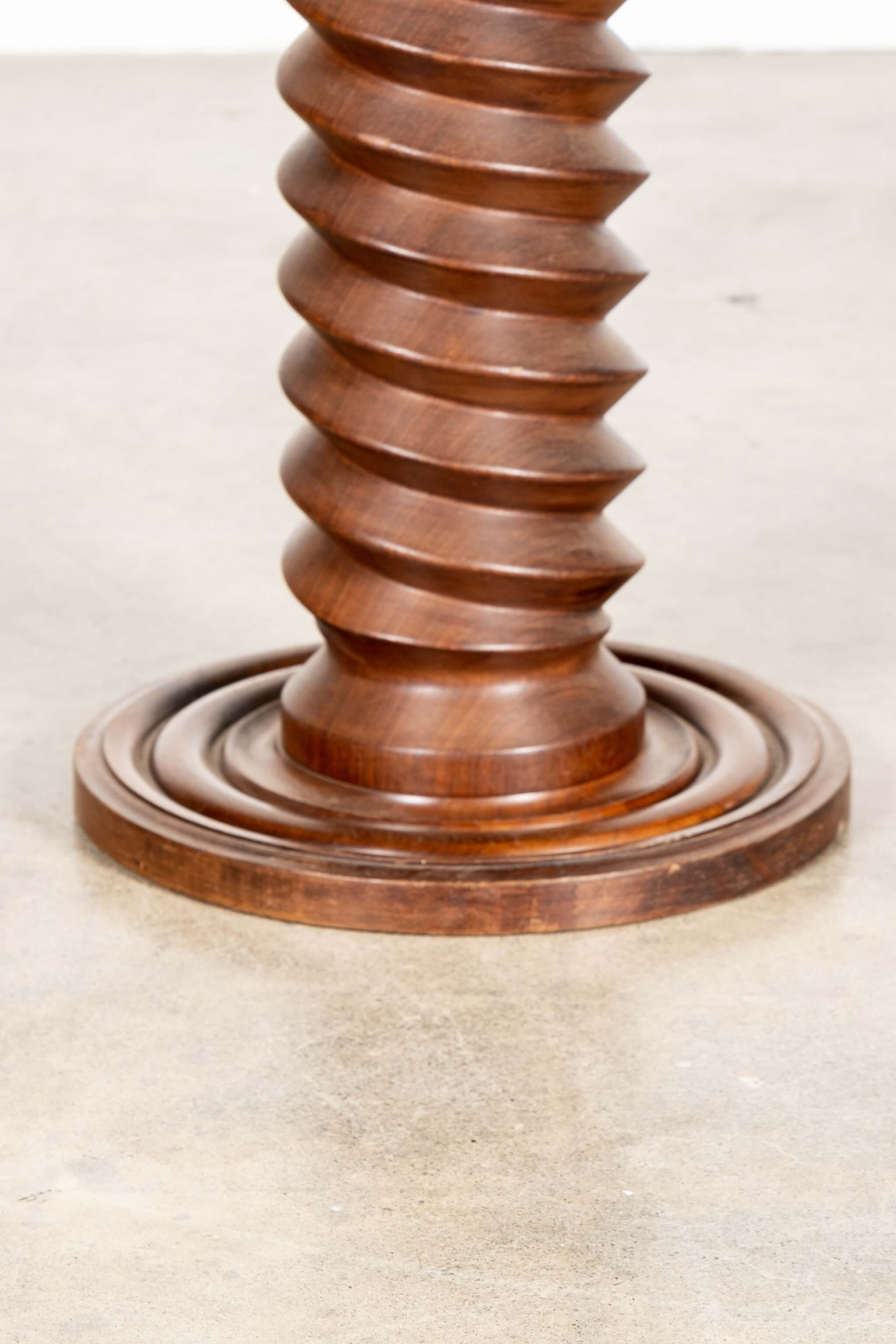 Wood Spiral Plinth | Bonne Choice