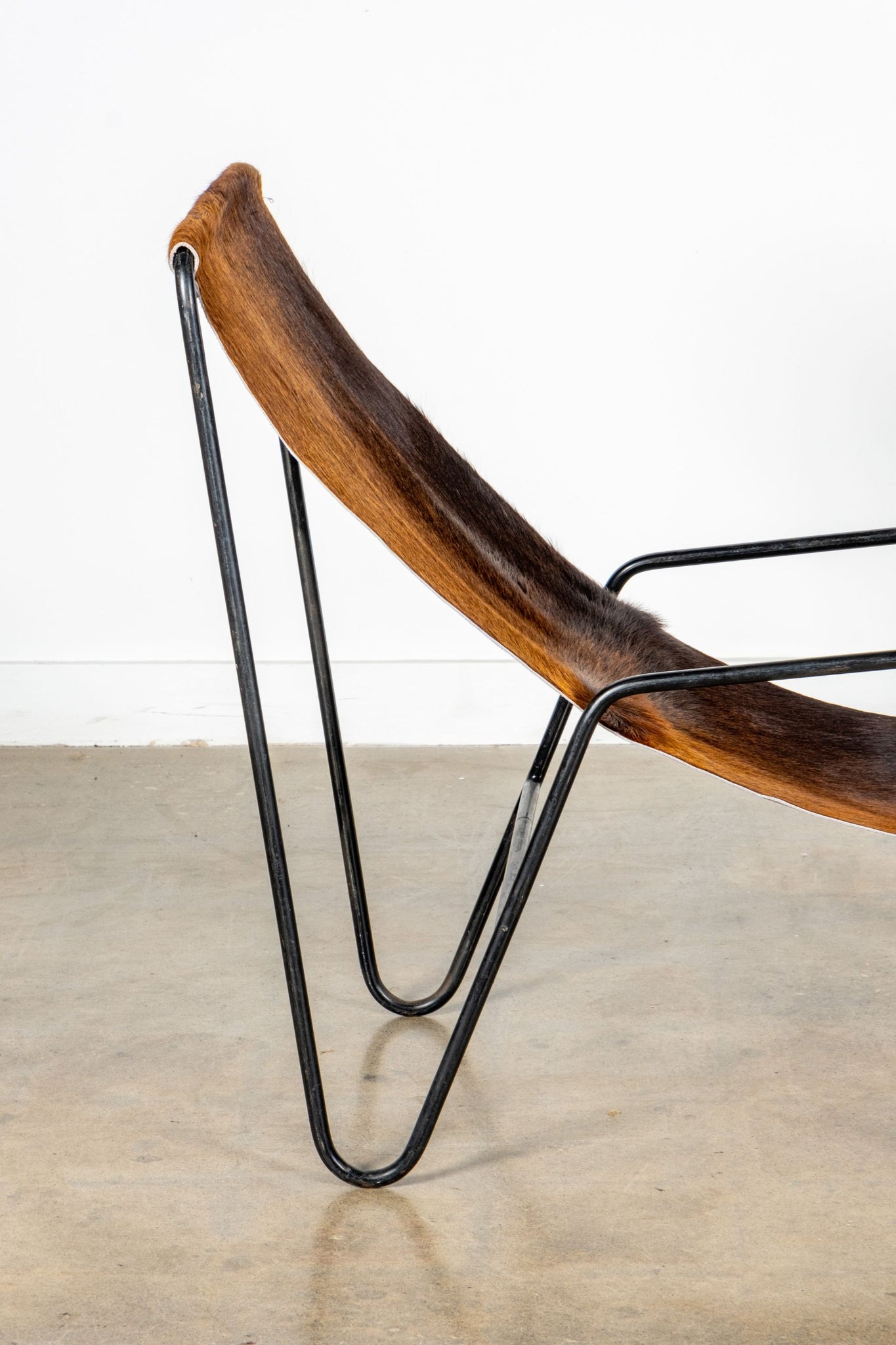 Vintage Black Wire And Hide Sling Chair In The Style Of Vernor Panton | Bonne Choice