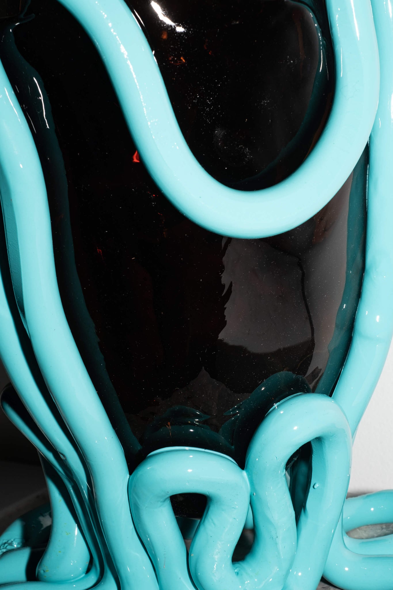 Fume & Turqouise Large Resin Indian Summer Vase by Gaetano Pesce for Fish Design, detail view