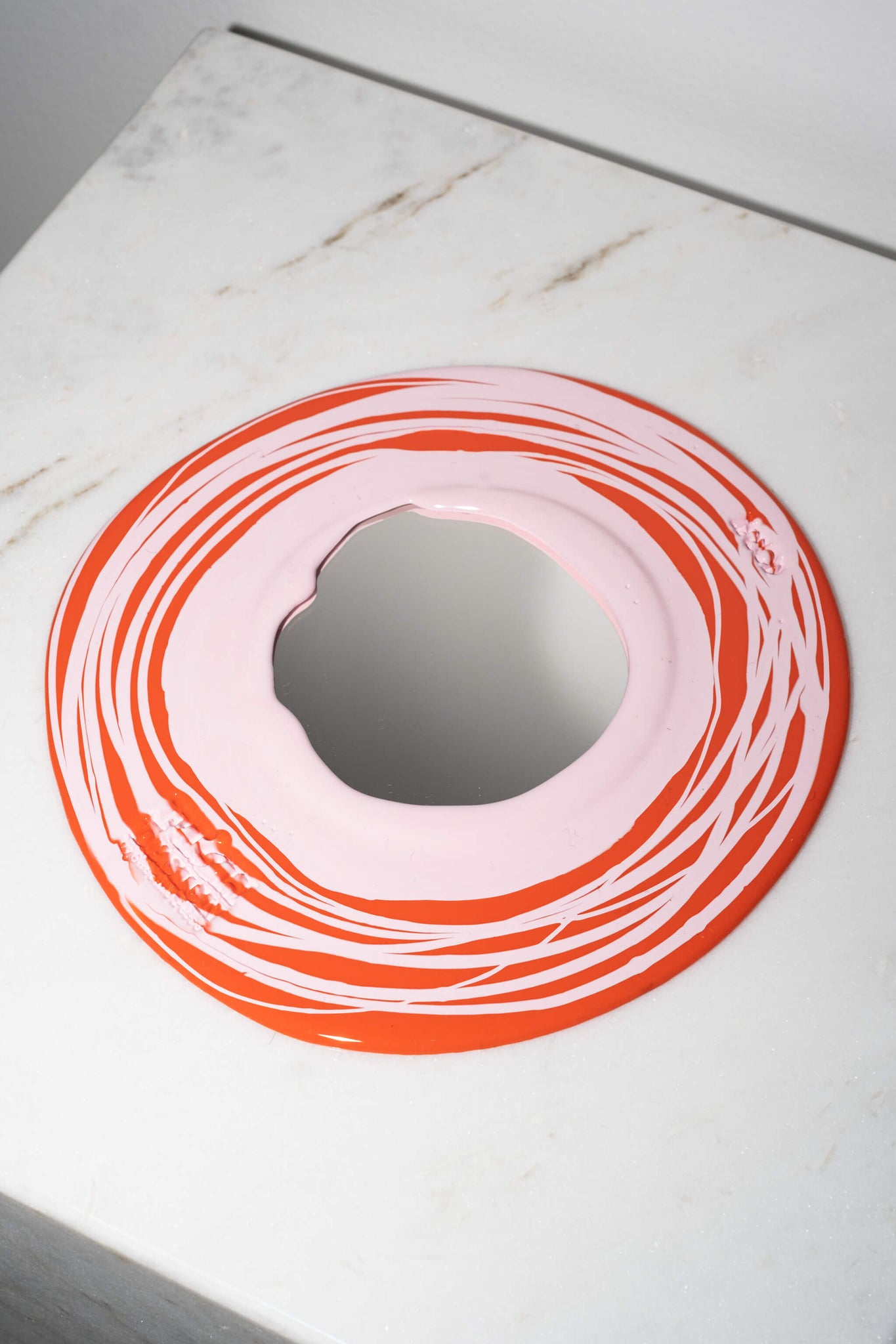 Matte Orange & Pink Small Resin Mirror Round by Gaetano Pesce for Fish Design, top view