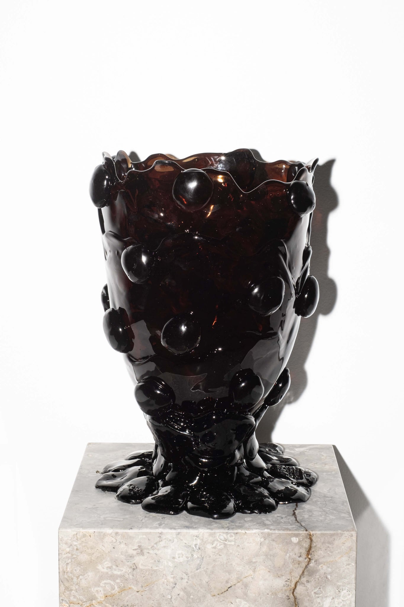 Clear Black Large Resin Nugget Vase by Gaetano Pesce for Fish Design, front view