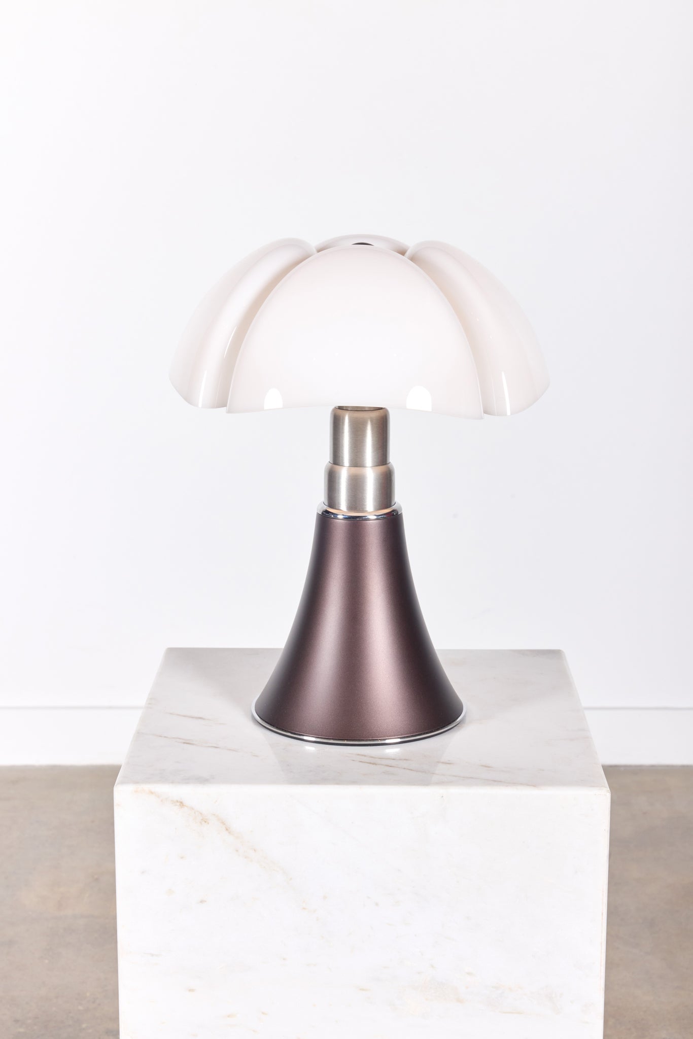 Martinelli Luce Minipipistrello lampe table blanc Martinelli Luce Minipipistrello lampe table blanc