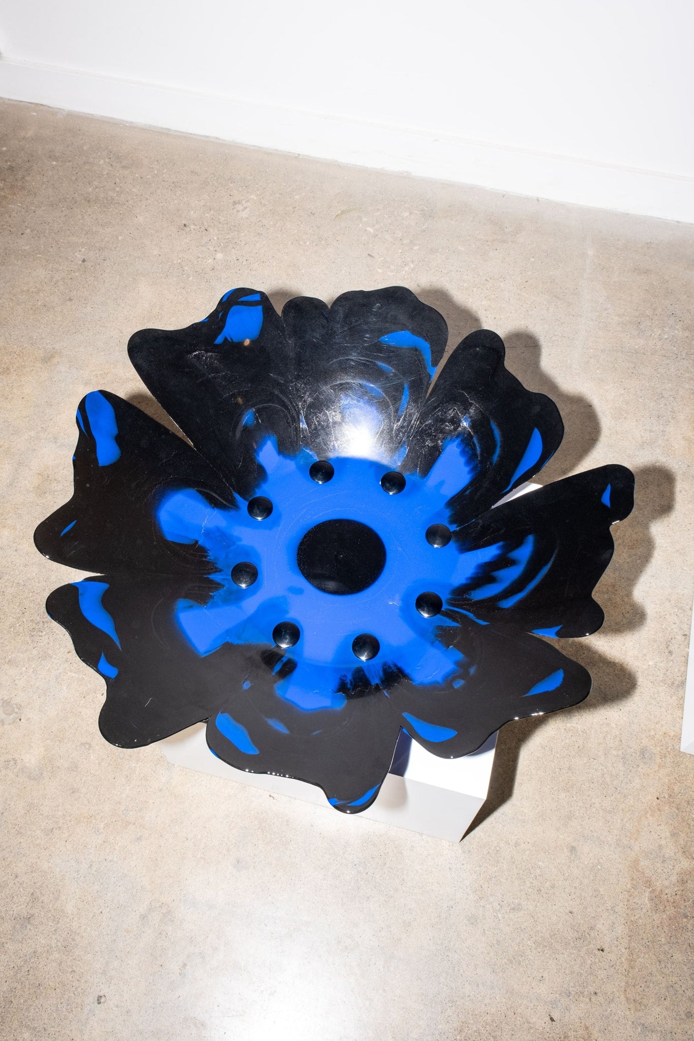 Meritalia "Edizioni del Pesce" Papavero Vase  / Black and Blue | Bonne Choice