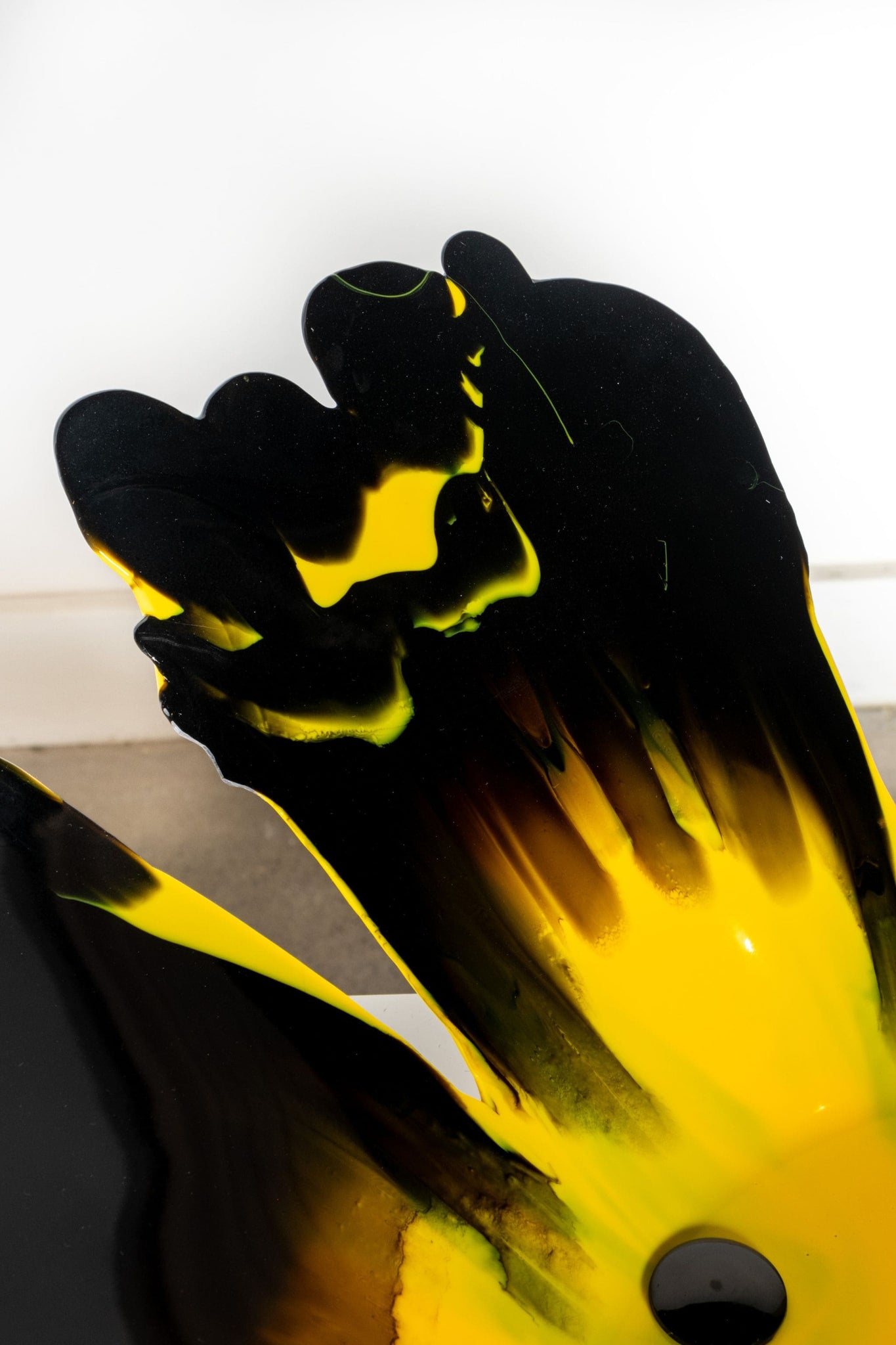 Meritalia "Edizioni del Pesce" Papavero Vase  / Black and Yellow | Bonne Choice