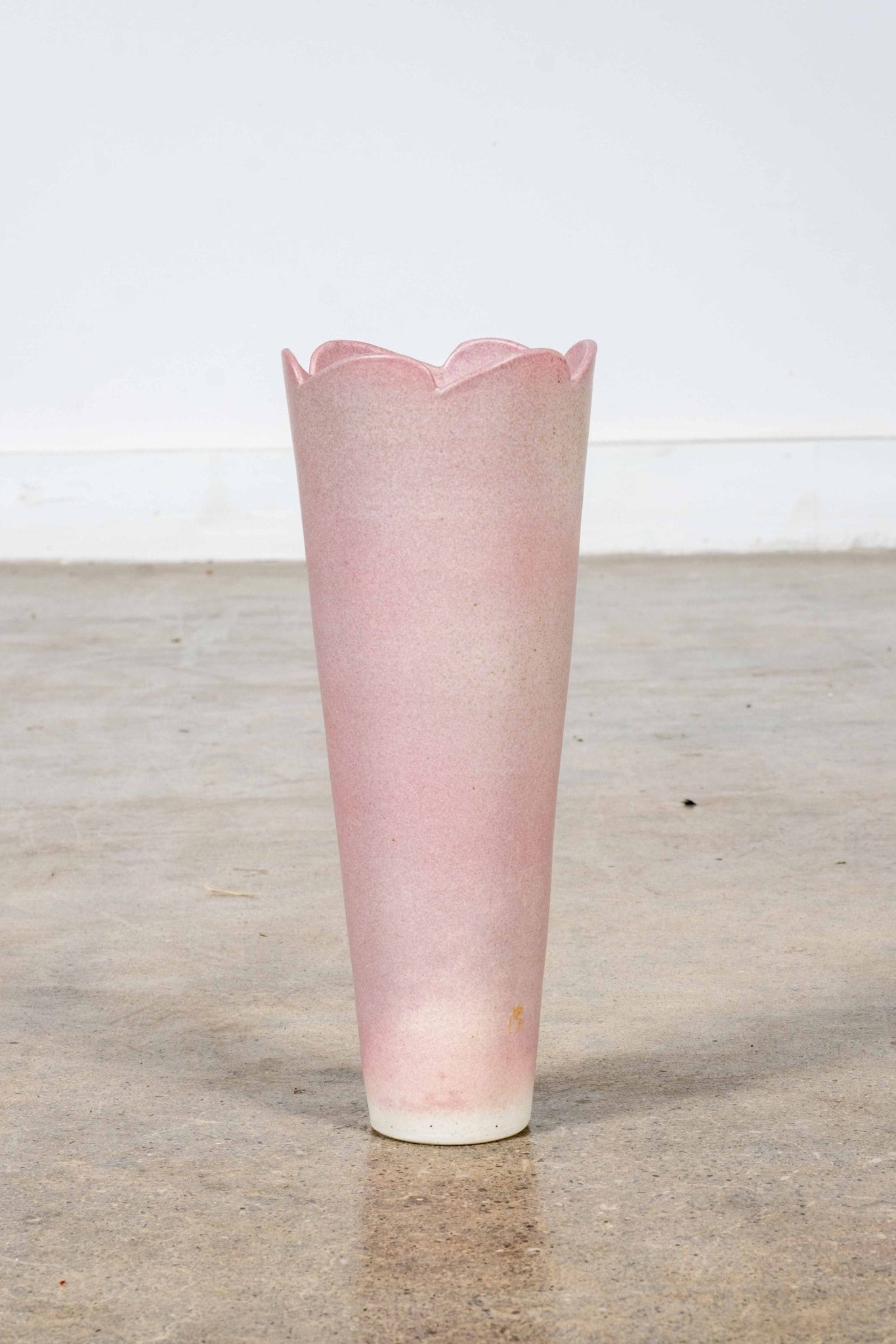 Pink Vase with Scalloped Edges | Bonne Choice