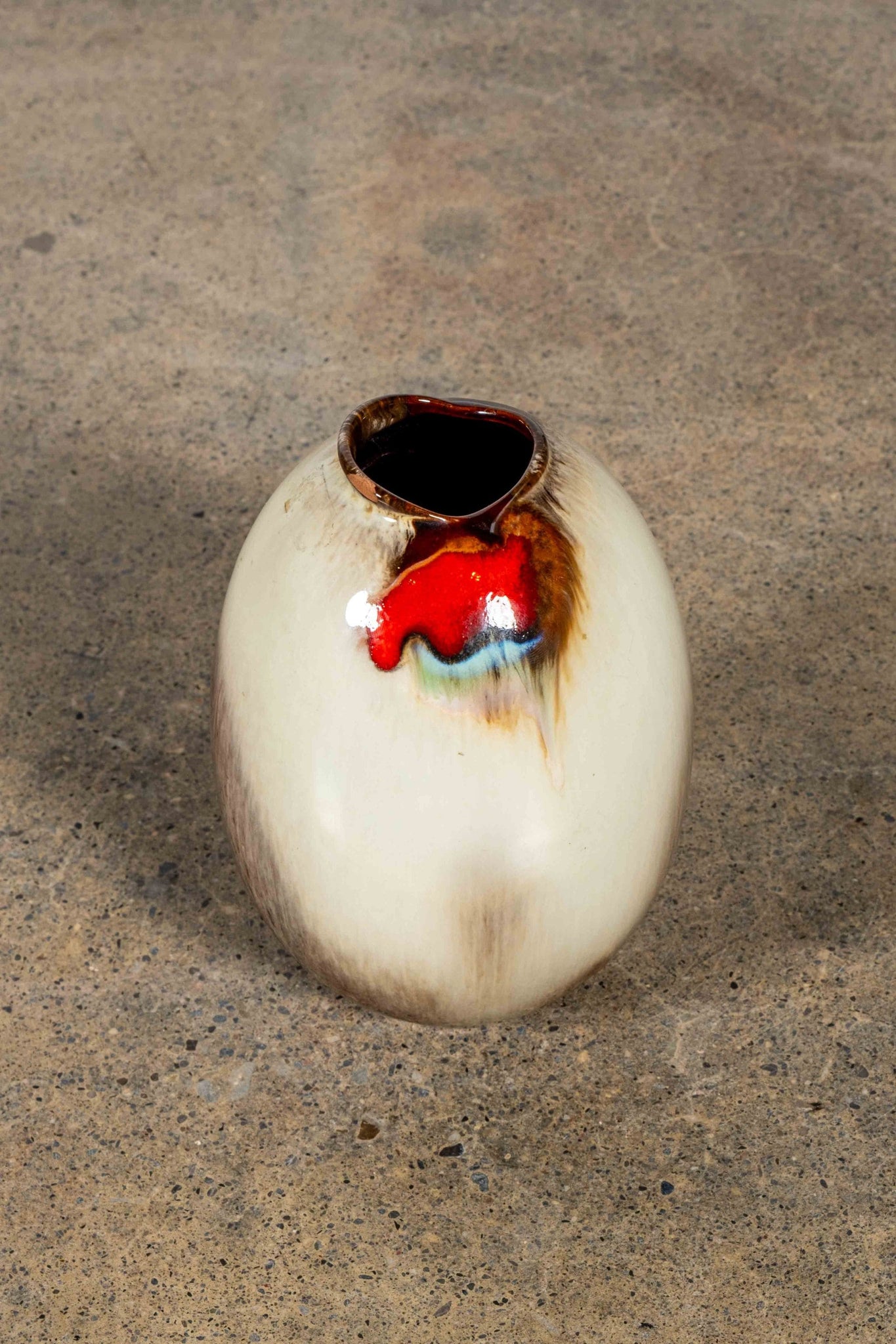 Small Lava Pottery Vase with Red Accents | Bonne Choice