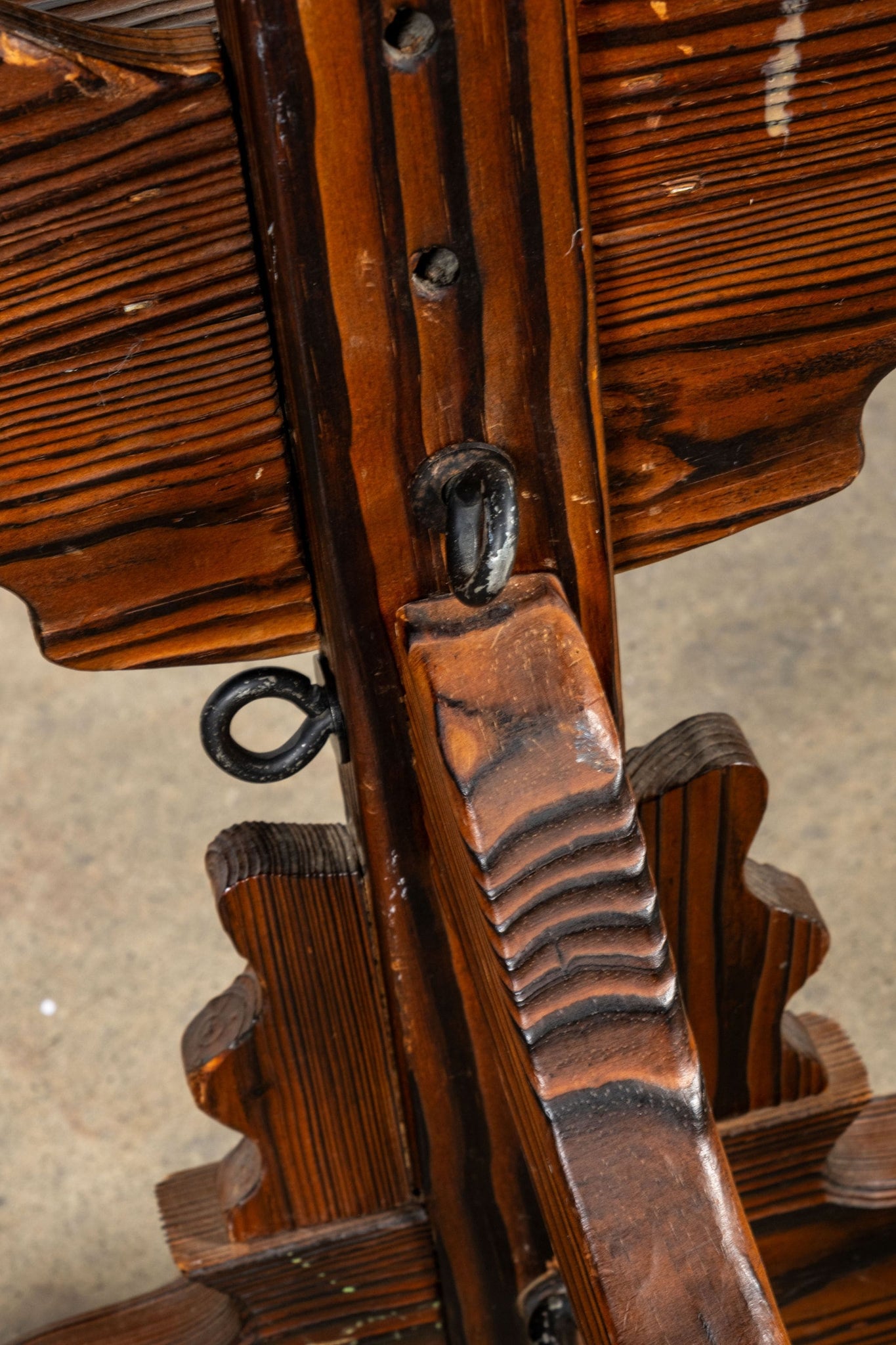 Vintage Swan Easel, Low | Bonne Choice