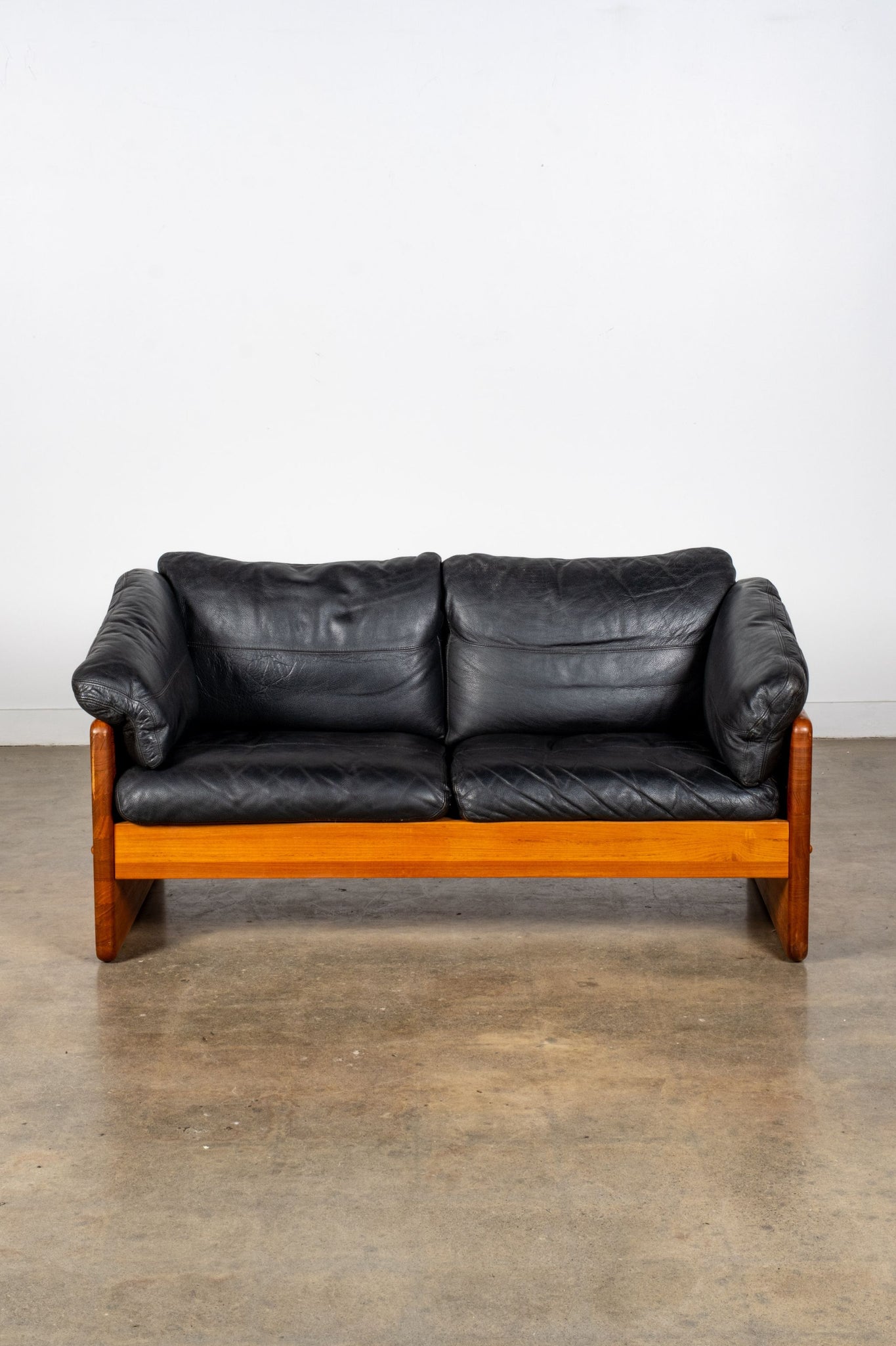 Wood And Leather 2-Seater Sofa | Bonne Choice